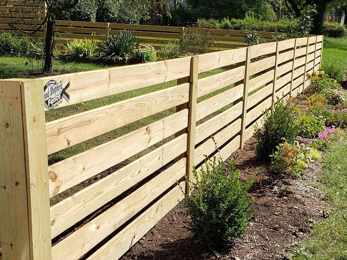 Kokomo IN horizontal style wood fence